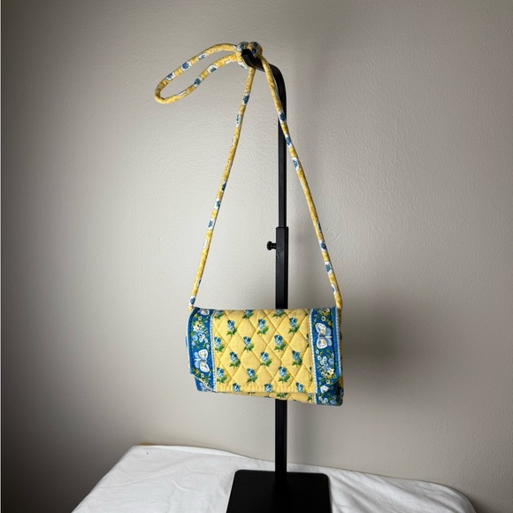 NWOT Vera Bradley Katherine Wallet With Strap Retired Pattern LAST ONE💙 VINTAGE💛 - Picture 3 of 10